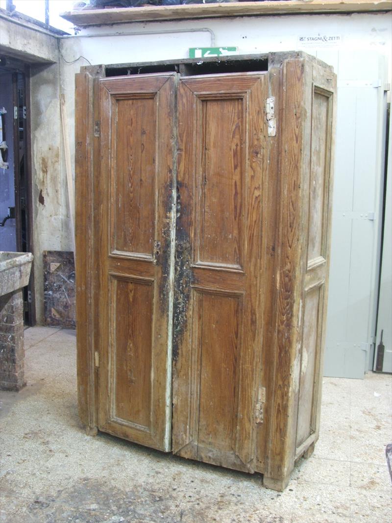 Example of Restoration of a Beautiful 18th-Century Cabinet