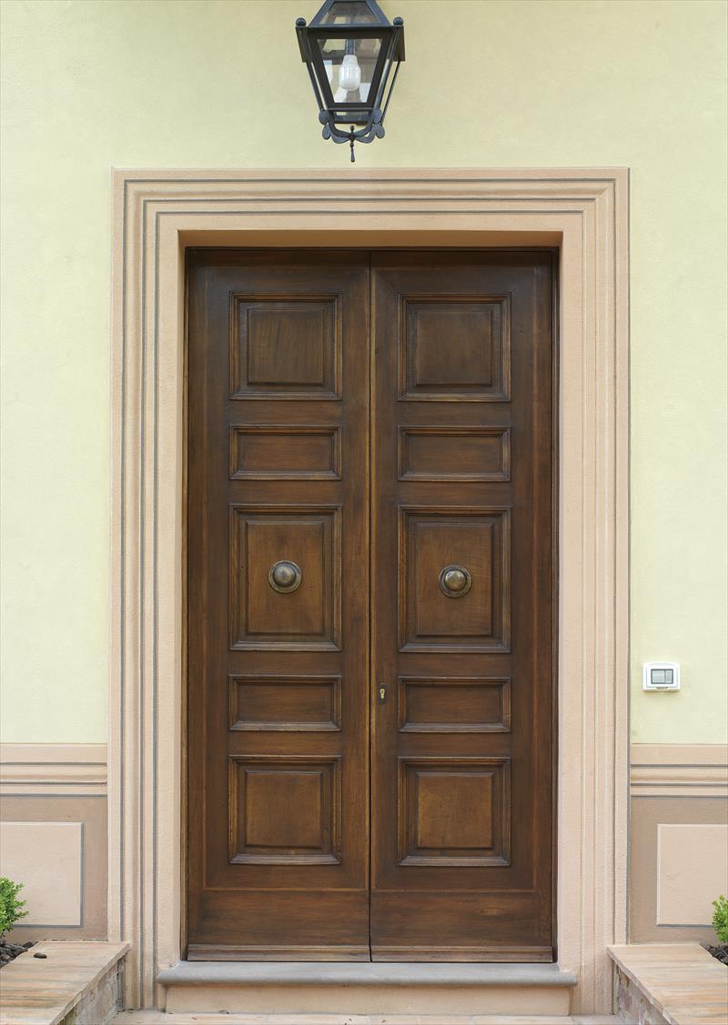 Entrance door for a prestigious villa