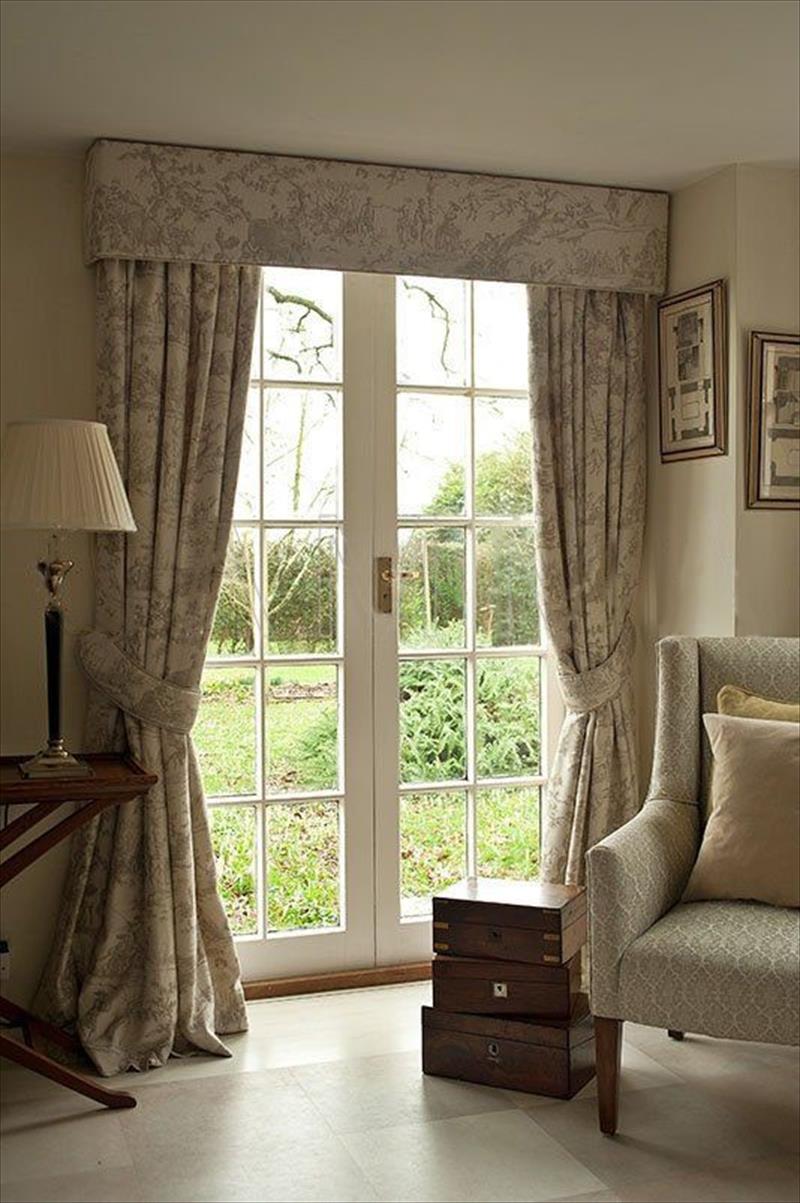 Custom-made interior curtains