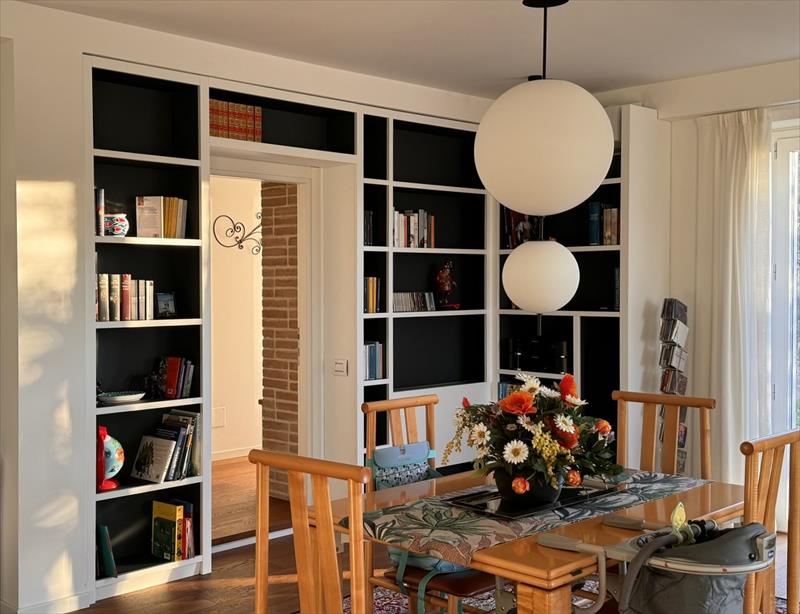 Two-Tone Bookcase, a Blend of Style and Elegance